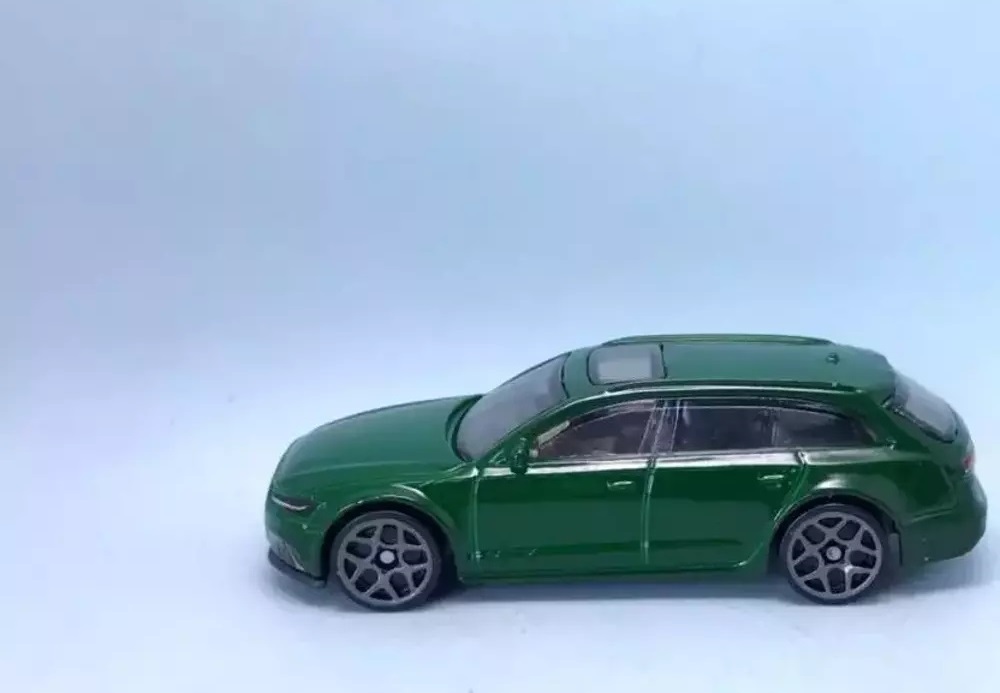 Hot Wheels kısa kartonet 17 Audi RS 6 AVANT - HKH69 - Görsel 5