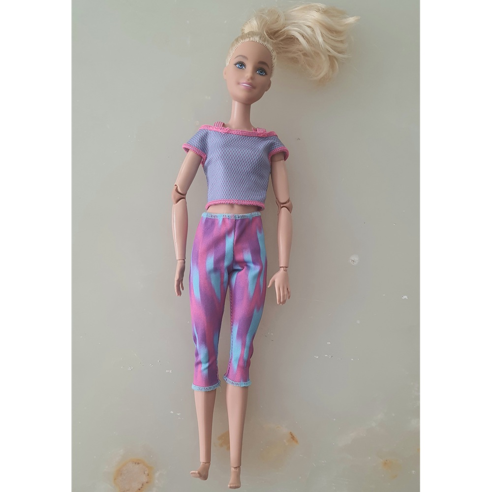 Barbie Sonsuz Hareket Bebeği Sarışın Desenli Taytlı GXF04 - ikinci el
